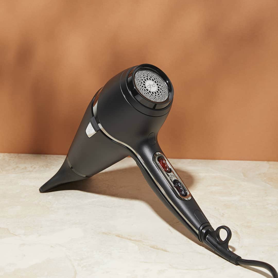ghd hairさんのインスタグラム写真 - (ghd hairInstagram)「The award-winning ghd air 💫 now in the sale with 15% off! 💕 Hit the link in our bio to shop 🙌  #ghd #goodhairday #summersale #ghdair」6月14日 22時01分 - ghdhair