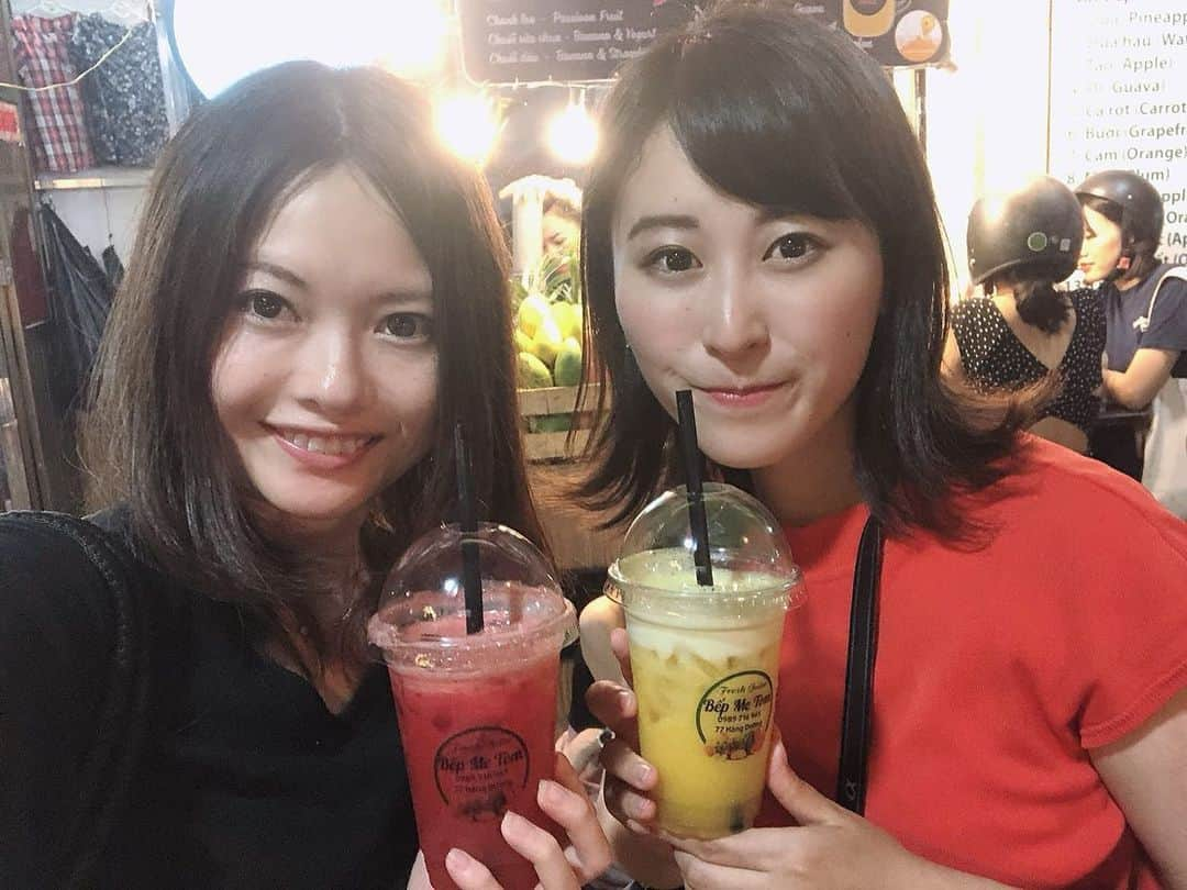 山崎聡子さんのインスタグラム写真 - (山崎聡子Instagram)「🇻🇳 今週1週間のお休みを頂きまして、 #ベトナム #ハノイ を旅してきました〜🤗✈️ . 気温はなんと、40度‼️ もんのすっっごい暑さでしたが、ぐったりすることも忘れて、3日間アクティブに遊びつくしました🌞  行った場所のタグを載せておきます✨ 写真を見るだけでも旅してる気分になれるはず…🤩笑 . #vietnam #hanoi #海外旅行 #女子旅 #トレインストリート #trainstreet #線路が通りになっているオシャレスポット🚃 #水上人形劇 #シュールすぎてみんなに見てほしい🤣 #世界遺産 #ハロン湾 #ハロン湾クルーズ #スンソット洞窟 #鍾乳洞 #バンブーボート #ツアーで行きました🙏🏻 #ドンスアン市場 #カフェフォーコー #cafephoco」6月14日 22時04分 - 310puu