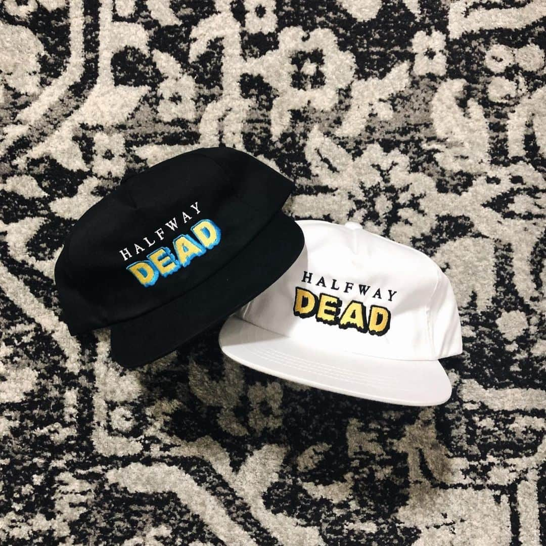 クリス・ジェンナーさんのインスタグラム写真 - (クリス・ジェンナーInstagram)「@robkardashianofficial new @halfwaydead items are launching today at 9am pst on HALFWAY-DEAD.COM」6月14日 22時13分 - krisjenner