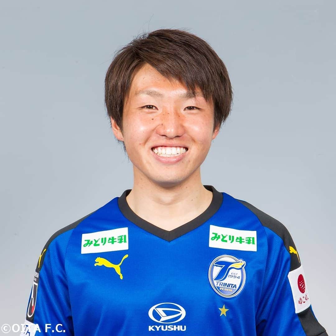 のインスタグラム：「. 【🆕新加入選手のお知らせ】 . #大分トリニータ より #坂井大将 （だいすけ）選手が育成型期限付き移籍にて加入することになりました！ 背番号は「50」で決定しております。 ようこそ、ザスパクサツ群馬へ♨️🐴 . 坂井大将選手（Daisuke SAKAI） 【ポジション】MF 【生年月日】1997年1月18日(22歳） 【身長/体重】167cm/64kg 【出身地】長崎県 . 💬坂井選手コメント 「初めまして、坂井大将です。だいすけかだいちゃんと呼んでください。絶対にJ2昇格しましょう。よろしくお願いします！」 . . #ザスパクサツ群馬 #大分トリニータ #アルビレックス新潟 #thespa #50 #坂井大将」