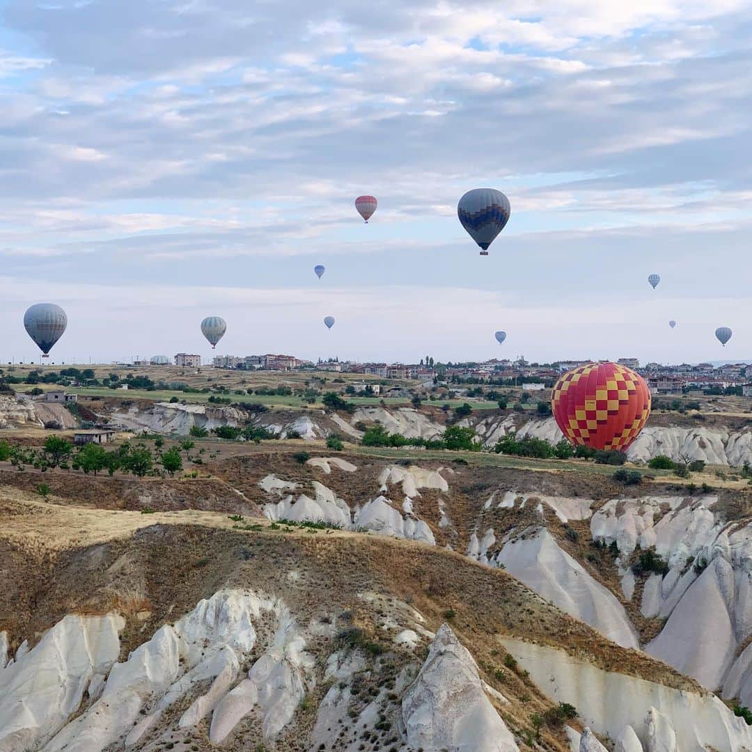 高畑正幸さんのインスタグラム写真 - (高畑正幸Instagram)「#今日の風景 気球は高度しかコントロールできない代わりに、高度はかなり精密にコントロール可能で、地表50㎝ぐらいをかすめて飛んだりできる。」6月14日 22時27分 - bungu_o