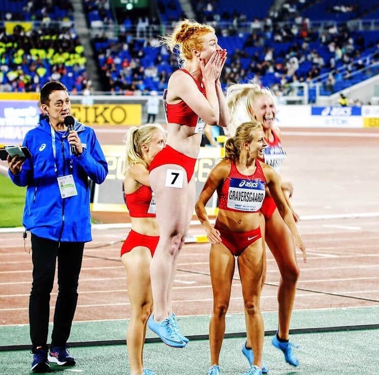 マチルドU・クラマーのインスタグラム：「Moments like these are why I work so hard 💫 . . . 📸 @gottsu_kensuke  #motivation #tb #worldrlays #roadtodoha #fridaymood #workhard #goals #dreams #dreambig #happy #team #relay #sprint #running #athlete #athletics #trackandfield #justdoit #nike #nikewomen #eyesonthegoal」