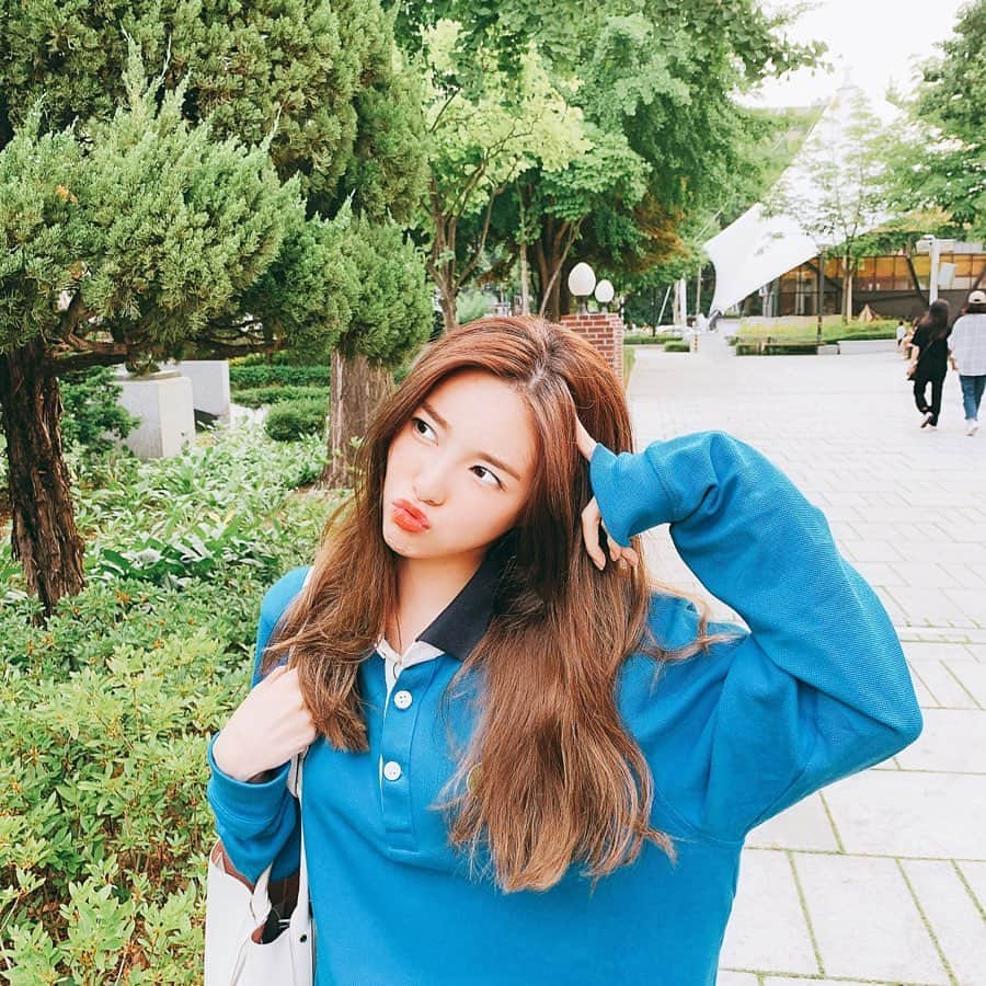 ソヨンさんのインスタグラム写真 - (ソヨンInstagram)「연습끝나고 동생이랑 오랜만에 Date💙 #대한민국연극제 #토끼정 #🐰 제발 "하나 둘 셋" 하고 찍어주라...🥴」6月14日 22時30分 - hv_seo0