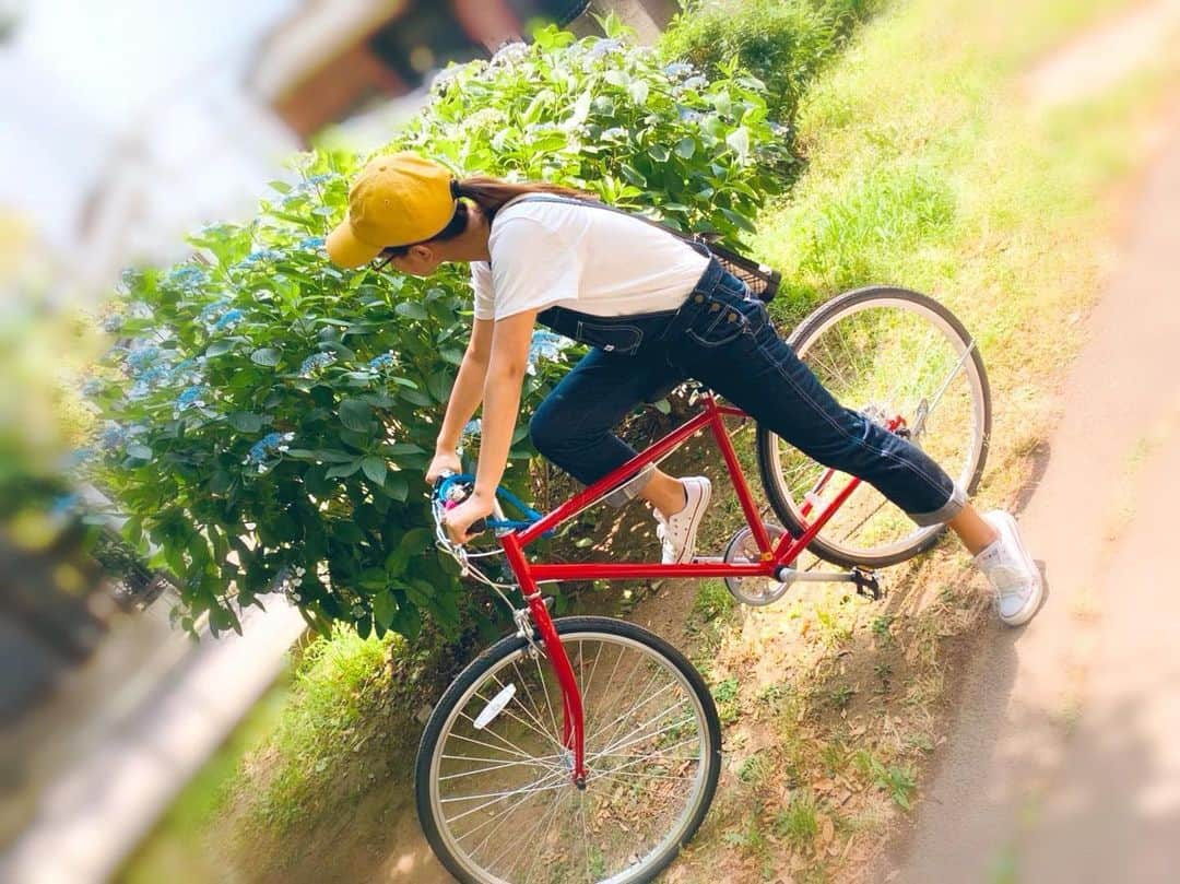 MARIA-Eさんのインスタグラム写真 - (MARIA-EInstagram)「. ‪自転車を新調！新しい相棒です🚲🌈‬ . ‪車輪が大きくてギア付きだから‬ ‪スイスイ走れちゃう〜😙‬ . ‪安全第一で⚠️‬ ‪サイクリングライフを楽しみます💕‬ . #自転車 #相棒🚲」6月14日 22時55分 - maria.eeee