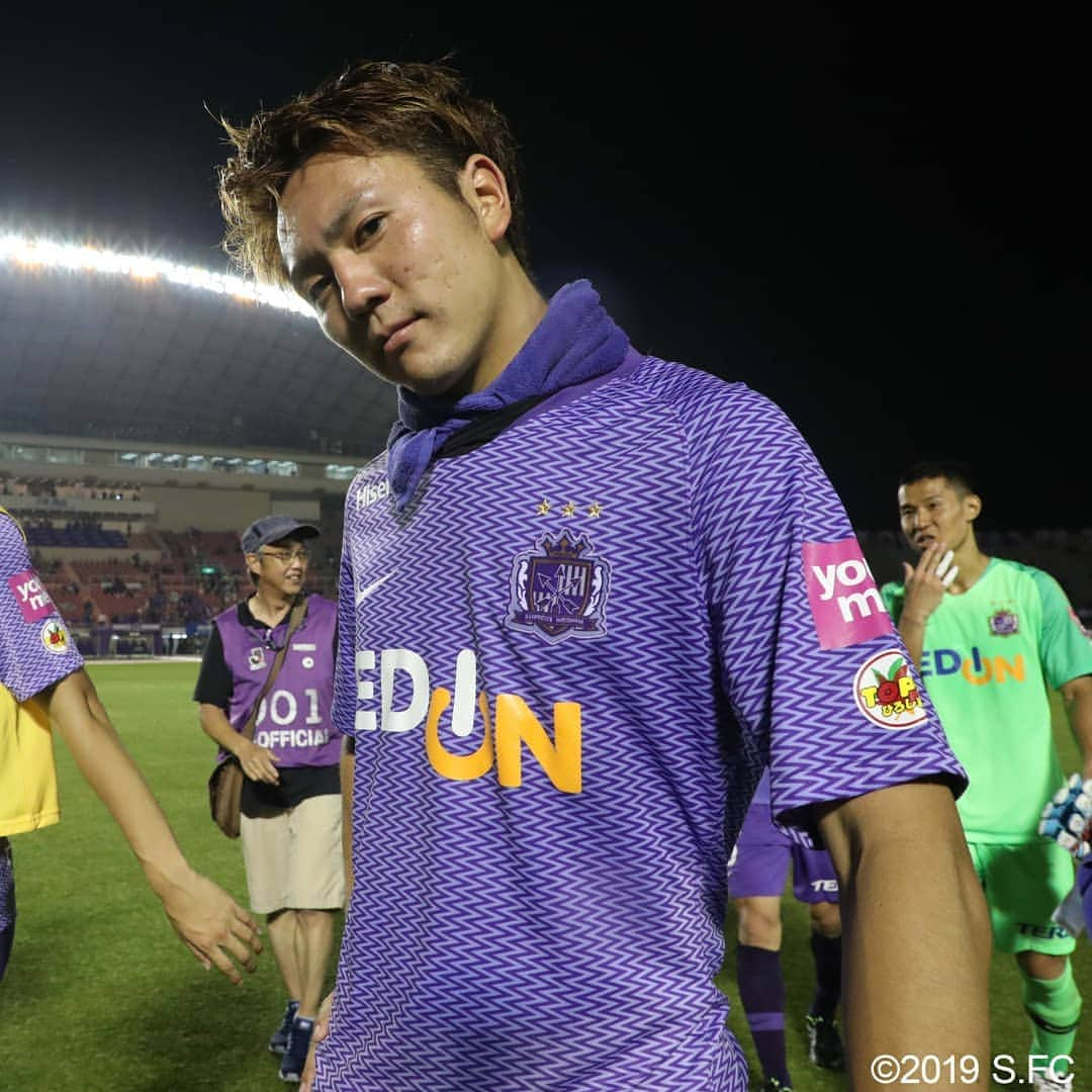 サンフレッチェ広島さんのインスタグラム写真 - (サンフレッチェ広島Instagram)「⚽明治安田生命J1リーグ第15節　試合結果⚽ サンフレッチェ広島　2-0　湘南ベルマーレ 前半：0-0 後半：2-0 【得点者】ドウグラス・ヴィエイラ（PK）、稲垣祥  平日ナイトゲーム、さらには雨という悪条件の中、最後までともに戦っていただき、ありがとうございました✨  #ドウグラスヴィエイラ選手 #佐々木翔選手  #中林洋次選手  #稲垣祥選手  #森島司選手  #城福浩監督  #清水航平選手  #吉野恭平選手 #sanfrecce #ICHIGAN」6月14日 22時47分 - sanfrecce.official