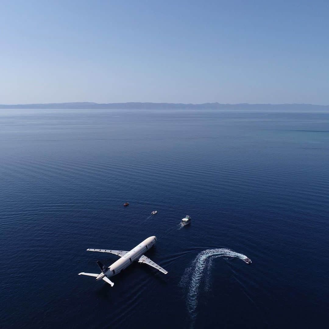NBC Newsさんのインスタグラム写真 - (NBC NewsInstagram)「An Airbus A330 jet is transported to the Gulf of Saros, where it will be sunken a mile away from the coast and act as an artificial reef in an effort to revive diving tourism. . 📷 Cihan Demirci / Anadolu Agency / @gettyimages」6月14日 22時55分 - nbcnews