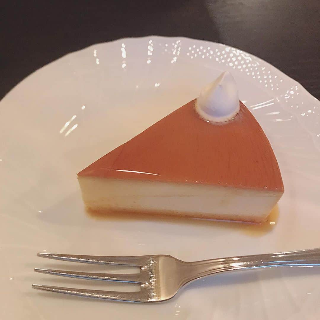 百瀬ひとみさんのインスタグラム写真 - (百瀬ひとみInstagram)「#カフェ #カフェ巡り  #チーズケーキ #神田明神 #秋葉原」6月14日 22時52分 - hitomi__momose