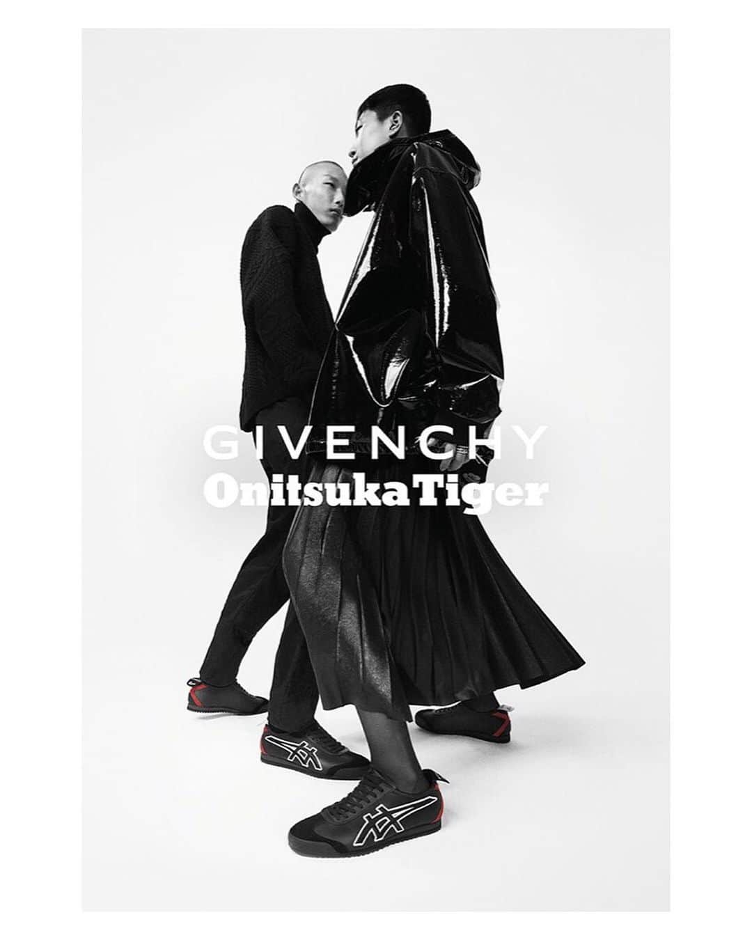 チョン・ソヒョンさんのインスタグラム写真 - (チョン・ソヒョンInstagram)「Givenchy X Onitsuka Tiger #givenchyfamily」6月14日 23時10分 - cochon_j