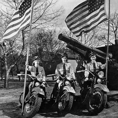 Harley-Davidsonさんのインスタグラム写真 - (Harley-DavidsonInstagram)「Flying the stars and stripes since 1903. 🇺🇸 #NationalFlagDay #FlagDay #HarleyDavidson #FindYourFreedom」6月14日 23時22分 - harleydavidson