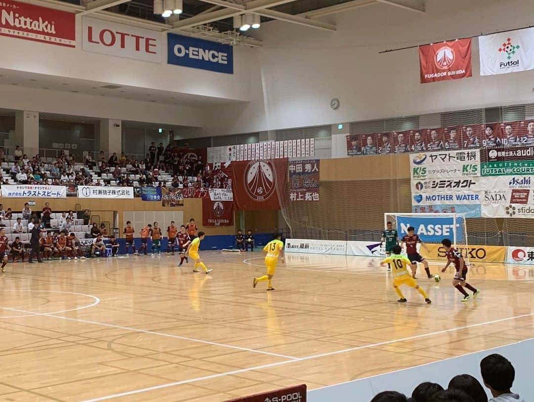 平野 早矢香さんのインスタグラム写真 - (平野 早矢香Instagram)「フットサル初観戦‼️‼️⚽️ 現役時代ナショナルチームのサポートをしてくれていたマッサーの八馬さんに去年からお誘いいただいていましたが、やっと実現しました😊 フウガドールすみだ VS Fリーグ選抜  フウガドールすみだが5対2で勝利✨ サッカーとはまた違うスピード感、一瞬も目が離せないフットサルの試合とても楽しかったです😄  明日6月15日(土)は今行われているジャパンオープンの試合の解説をさせていただきます‼️ BSテレ東 16:00〜18:00  また、今夜の卓球ジャパンは生放送です✨✨ BSテレ東 こちらは夜10時〜です‼️ #フットサル  #初観戦  #フウガドールすみだ  #Fリーグ選抜  #スピード感がすごい  #選手の皆さんお疲れさまでした  #とにかくお辞儀がきれい  #感動  #入場者数922人  #八馬マッサー  #宮崎曉選手  #丹羽脩人選手  #中田秀人選手  #春木啓佑選手  #平井雅大選手  #明日は  #ジャパンオープン  #解説します  #BSテレ東  #16時から  #卓球ジャパンは  #夜10時から  #明日は生放送です」6月14日 23時31分 - sayakahirano0324