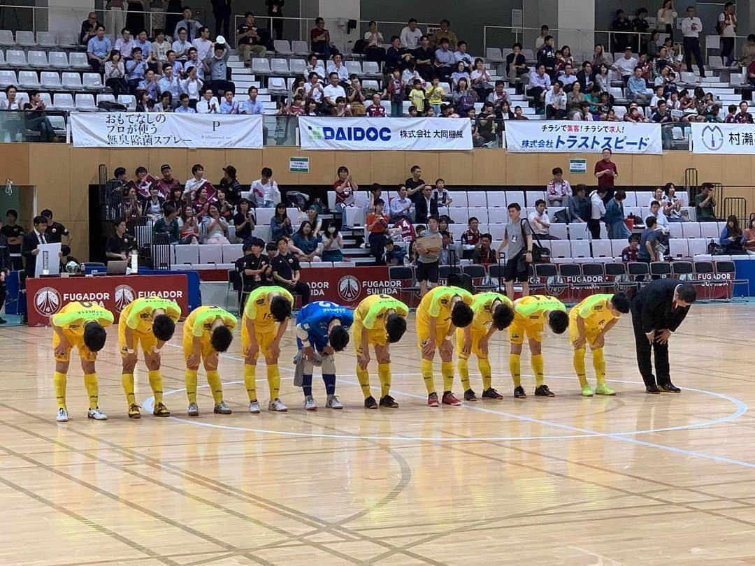 平野 早矢香さんのインスタグラム写真 - (平野 早矢香Instagram)「フットサル初観戦‼️‼️⚽️ 現役時代ナショナルチームのサポートをしてくれていたマッサーの八馬さんに去年からお誘いいただいていましたが、やっと実現しました😊 フウガドールすみだ VS Fリーグ選抜  フウガドールすみだが5対2で勝利✨ サッカーとはまた違うスピード感、一瞬も目が離せないフットサルの試合とても楽しかったです😄  明日6月15日(土)は今行われているジャパンオープンの試合の解説をさせていただきます‼️ BSテレ東 16:00〜18:00  また、今夜の卓球ジャパンは生放送です✨✨ BSテレ東 こちらは夜10時〜です‼️ #フットサル  #初観戦  #フウガドールすみだ  #Fリーグ選抜  #スピード感がすごい  #選手の皆さんお疲れさまでした  #とにかくお辞儀がきれい  #感動  #入場者数922人  #八馬マッサー  #宮崎曉選手  #丹羽脩人選手  #中田秀人選手  #春木啓佑選手  #平井雅大選手  #明日は  #ジャパンオープン  #解説します  #BSテレ東  #16時から  #卓球ジャパンは  #夜10時から  #明日は生放送です」6月14日 23時31分 - sayakahirano0324