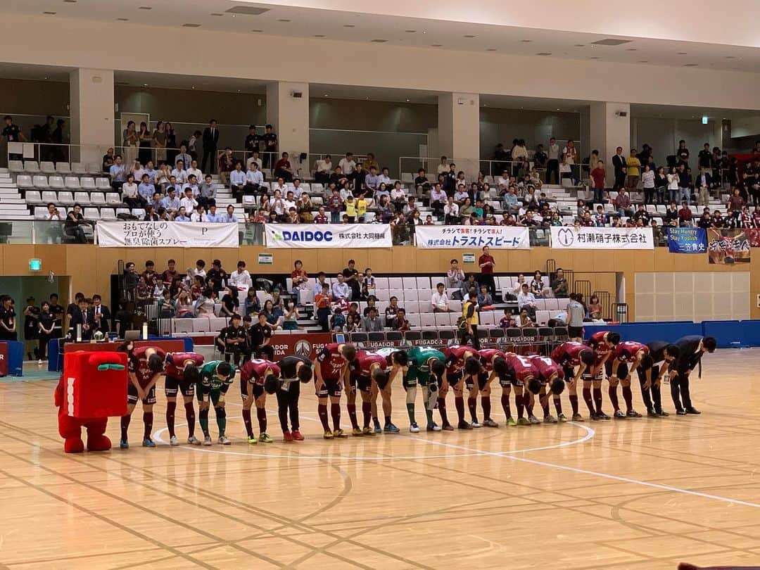 平野 早矢香さんのインスタグラム写真 - (平野 早矢香Instagram)「フットサル初観戦‼️‼️⚽️ 現役時代ナショナルチームのサポートをしてくれていたマッサーの八馬さんに去年からお誘いいただいていましたが、やっと実現しました😊 フウガドールすみだ VS Fリーグ選抜  フウガドールすみだが5対2で勝利✨ サッカーとはまた違うスピード感、一瞬も目が離せないフットサルの試合とても楽しかったです😄  明日6月15日(土)は今行われているジャパンオープンの試合の解説をさせていただきます‼️ BSテレ東 16:00〜18:00  また、今夜の卓球ジャパンは生放送です✨✨ BSテレ東 こちらは夜10時〜です‼️ #フットサル  #初観戦  #フウガドールすみだ  #Fリーグ選抜  #スピード感がすごい  #選手の皆さんお疲れさまでした  #とにかくお辞儀がきれい  #感動  #入場者数922人  #八馬マッサー  #宮崎曉選手  #丹羽脩人選手  #中田秀人選手  #春木啓佑選手  #平井雅大選手  #明日は  #ジャパンオープン  #解説します  #BSテレ東  #16時から  #卓球ジャパンは  #夜10時から  #明日は生放送です」6月14日 23時31分 - sayakahirano0324