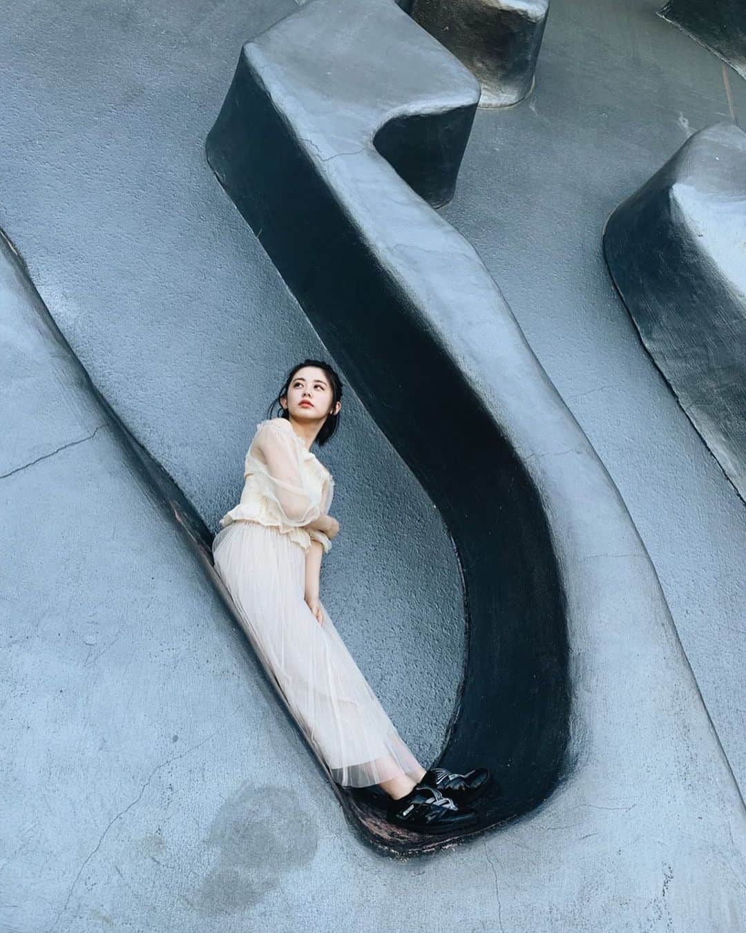 のインスタグラム：「* 仲良しのメイクさんと映えスポット行ってきた〜🙆‍♀️ * #養老天命反転地」