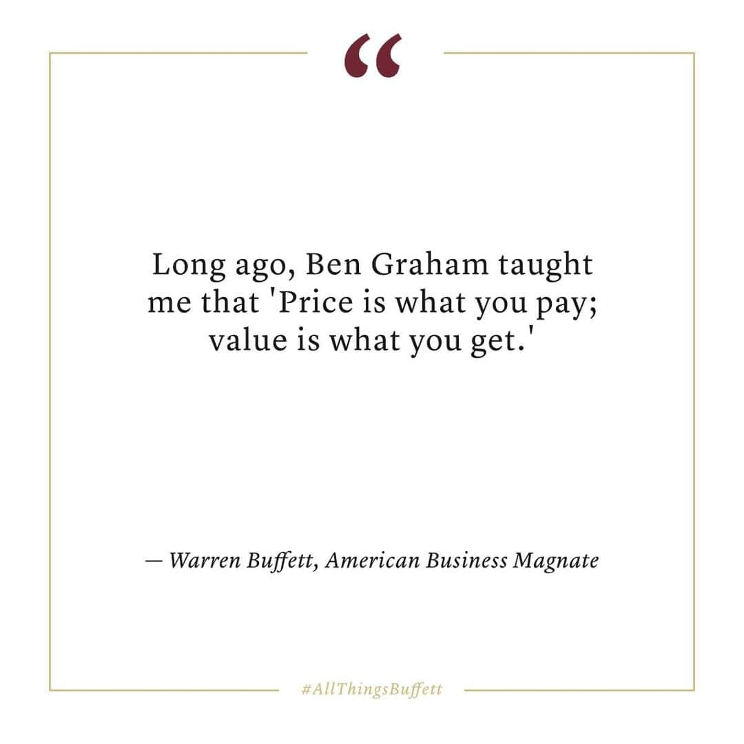 CNBCさんのインスタグラム写真 - (CNBCInstagram)「For decades, the only way to see the Berkshire Hathaway annual shareholder meeting was to be in the room itself.⠀ ⠀ ⠀ Now, Berkshire is sharing the videos it started making in 1994 for its own internal records with the public. To check out all 122 hours of recordings, visit CNBC's Warren Buffett Archive.⠀ ⠀ Click our link in bio for more information.⁣⠀ *⁣⠀ *⁣⠀ *⁣⠀ *⁣⠀ *⁣⠀ *⁣⠀ *⁣⠀ *⁣⠀ #warrenbuffett #buffett #AllThingsBuffett #quoteoftheday #quotes #warrenbuffettquotes #berkshirehathaway #berkshire #investing #markets #business #businessnews #cnbc」6月14日 23時44分 - cnbc