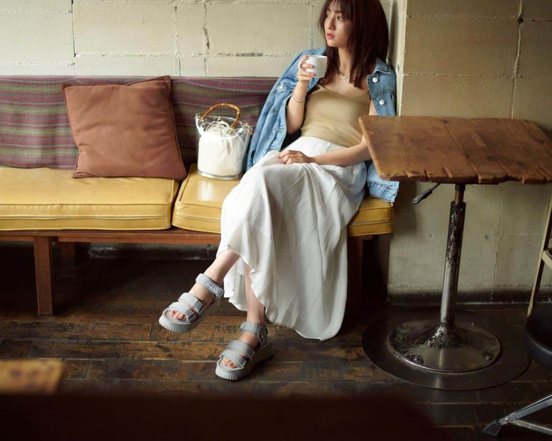 堀田茜さんのインスタグラム写真 - (堀田茜Instagram)「@shaka_footwear  夏の準備はいかが🤸‍♀️」6月14日 23時46分 - akanehotta