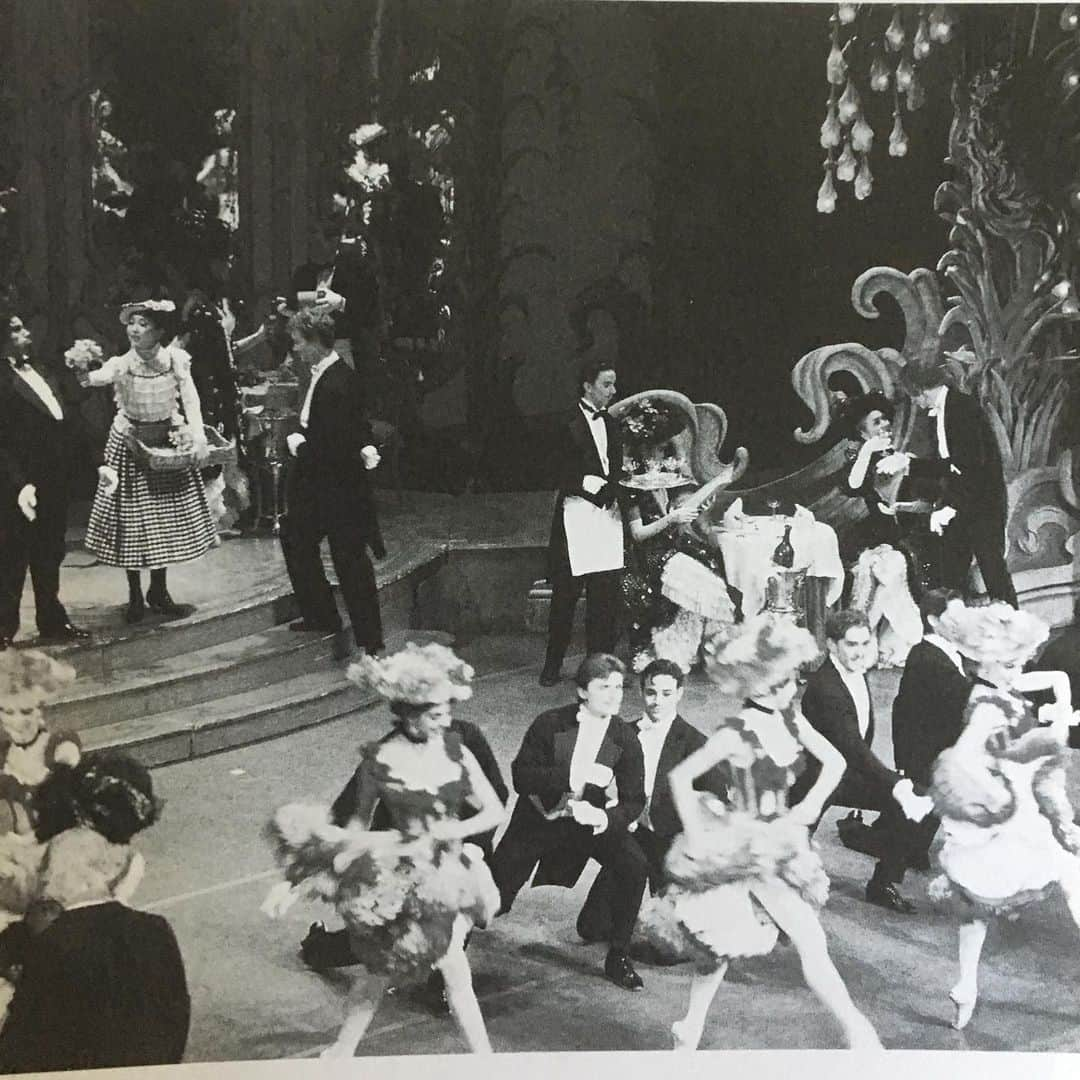 加治屋百合子さんのインスタグラム写真 - (加治屋百合子Instagram)「#flasbackfriday From @abtofficial “Merry Widow” when I was 17. Can you find me? 😆💐🤔 「メリーウィドウ」。ABT一年目の17歳の時より。私がどこにいるか分かりますか？😆💐🤔 #babyballerina #juststarted #lookslikevintage #ballet #dance #merrywidow」6月15日 0時18分 - yuriko_kajiya