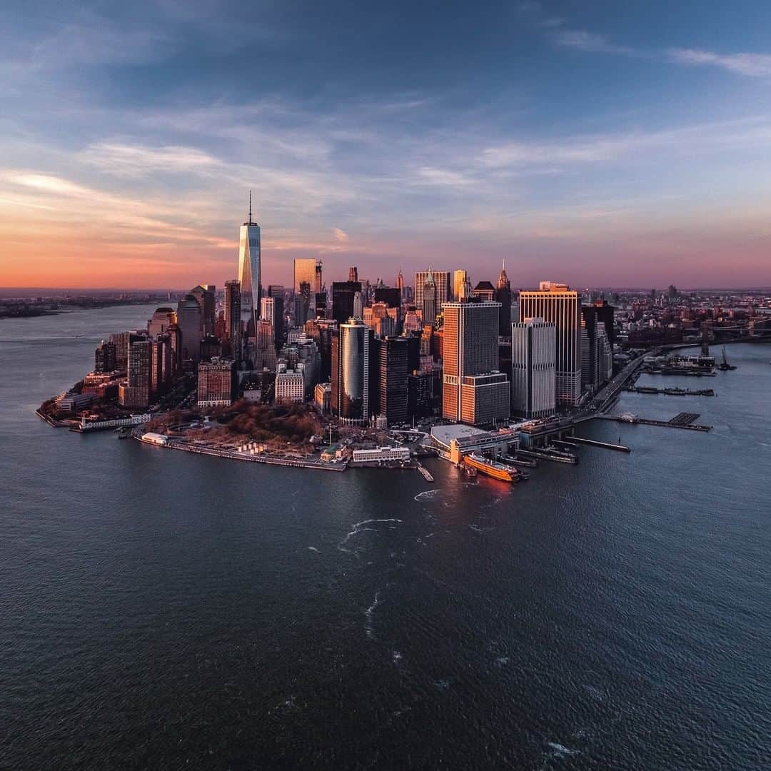 nyonairさんのインスタグラム写真 - (nyonairInstagram)「Join us Thursday evening at the @NYONStudio as Paul Seibert shares his tips on capturing stunning aerial imagery.  Book now for just $49 - SkyClub Members receive free entry, not a member? Sign up today! - link in comments!  The NYON STUDIO is located in the heart of the West Village at  310 Bleecker St. New York, NY 10014  Paul is the first resident of the NYON Photography Workshop Series. Take a look at Paul’s internationally recognized artwork on Instagram @beholdingeye.  We can't wait to see you there! 🚁💙 GET 50% OFF ALL FLIGHTS! 💙🚁 ⭐️ |  Code: THANKSDAD50 | ⭐️ 🚁 Purchase with the ultimate flexibility. Our Buy Now Schedule Later is valid for more than a year.🚁 Book now: www.NYONAir.com . . . . . . #nyc #NewYork #NewYorkCity #manhattan #travel #photography #bigapple #earthpix #bestvacations #exploremore #moodygrams #complex #icapture_nyc #jointhemvmt #bucketlist #timeoutnewyork #wildnewyork #newyork_instagram #lensbible #thingstodoinnyc #adventurelifestyle #FlyNYON #NYONAir #NYONStudio #traveldeals #centralpark #timessquare」6月15日 0時20分 - nyonair