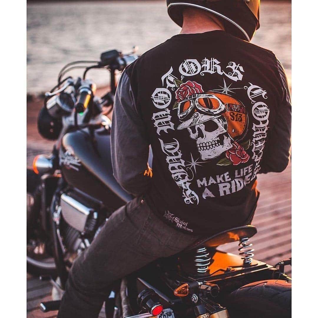 epidemic_motorsさんのインスタグラム写真 - (epidemic_motorsInstagram)「This t-shirt calls 'Rose Tattoo' 🌹 💀  Limited supply. Sorry longsleeve shirts are already sold out. The black and gray t-shirts are available now. 📸 @e30tone  Epidemic Motors Online Store is here 👇🏼👇🏿👇 EPIDEMICMOTORS.BIGCARTEL.COM ⚡ ⚡ ⚡ ⚡ ⚡ Use the link in the bio above 👆.」6月15日 0時34分 - epidemic_motors