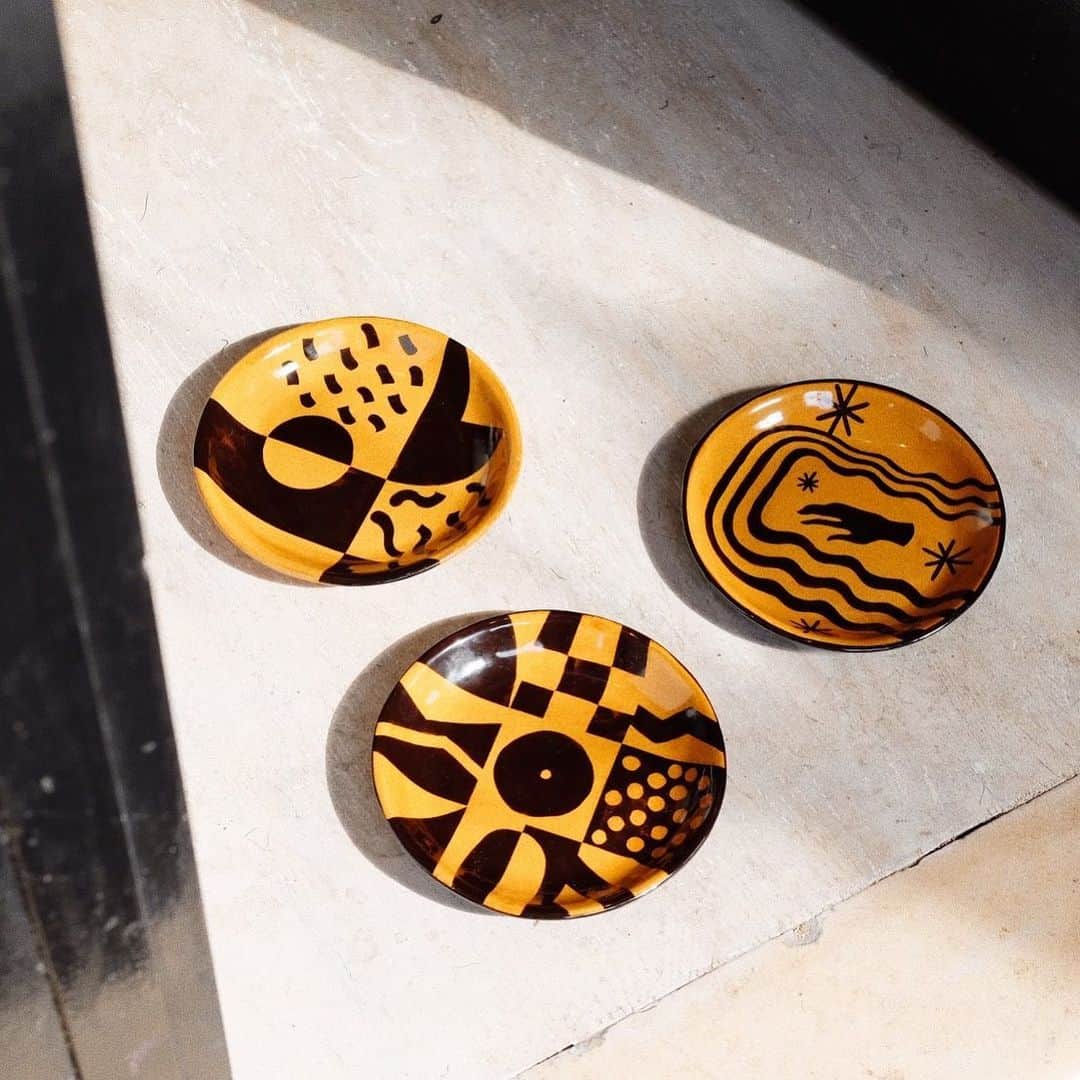 KEISUKE SYODAさんのインスタグラム写真 - (KEISUKE SYODAInstagram)「Plates collaboration with the Kyoto based ceramic artist Takunobu Sawada @takunobu_sawada . #ceramic #exhibition #plate #abstract #graphic」6月15日 0時43分 - keisukesyoda