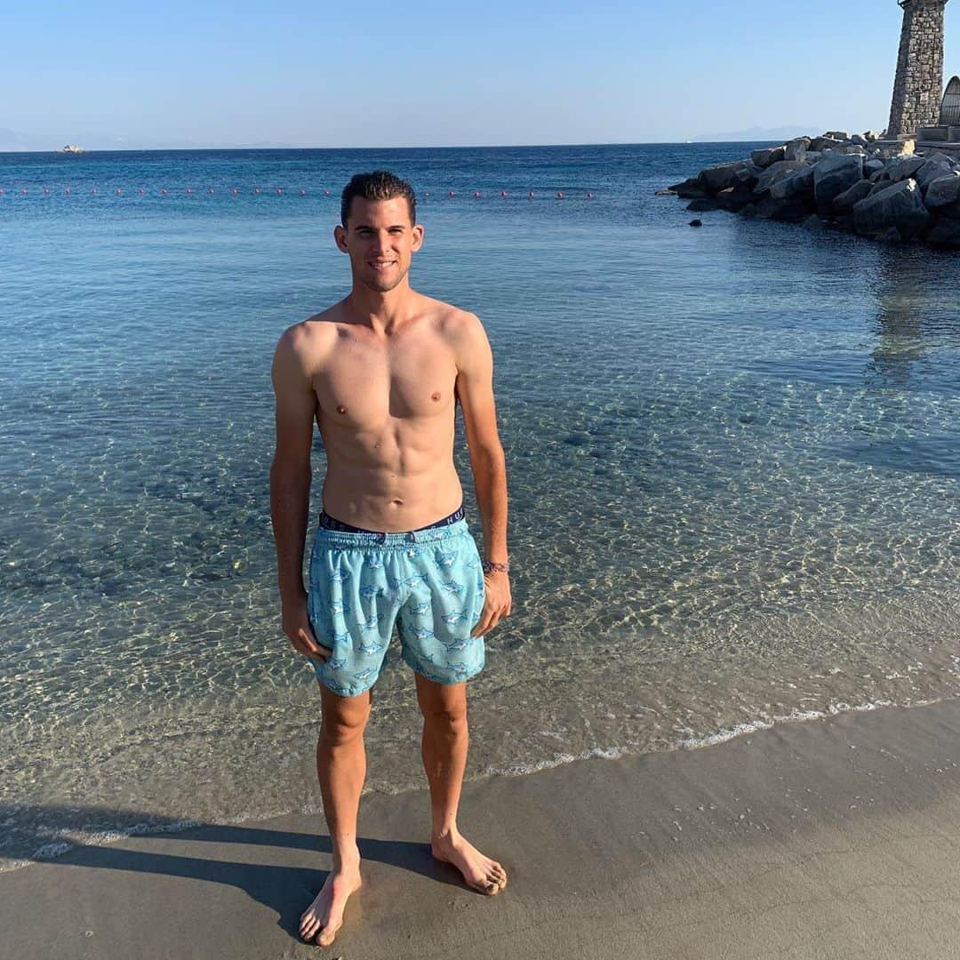 ドミニク・ティエムさんのインスタグラム写真 - (ドミニク・ティエムInstagram)「Short holidays before the second half of the season 🌱😍🎾 #summer #lovetheocean #4ocean」6月15日 0時47分 - domithiem