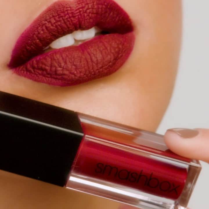 Smashboxのインスタグラム：「A good color if you’re into compliments. #crueltyfree ⠀⠀⠀⠀⠀⠀⠀⠀⠀ 📷: Always On Liquid Lip in Miss Conduct」
