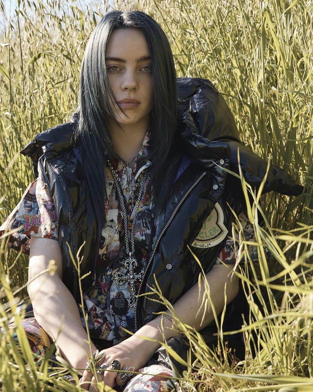 モンクレールさんのインスタグラム写真 - (モンクレールInstagram)「@BillieEilish embodies the spirit of #MONCLERPALMANGELS with a series of signature looks including oversized outerwear and collage shirts. Shot by @NYTimes. _ #MONCLERGENIUS @palmangels」6月15日 0時54分 - moncler