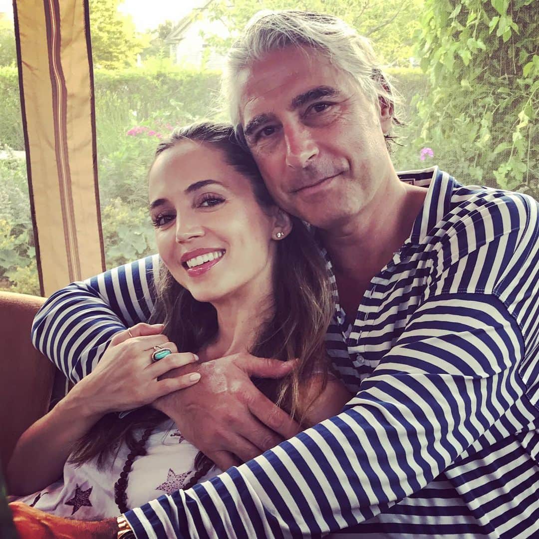 エリザ・ドゥシュクのインスタグラム：「p.s.- I’m entirely obsessed with my beautiful #husband / #babysdaddy heading into this Father’s Day wknd 🥰😍 #HappyAlmostFathersDay my #LOVE! & thank u universe 🌌💫 #hitched #inlove #knockedup #soloved & #reallyfeelingit ♥️ @peter.palandjian ✨」