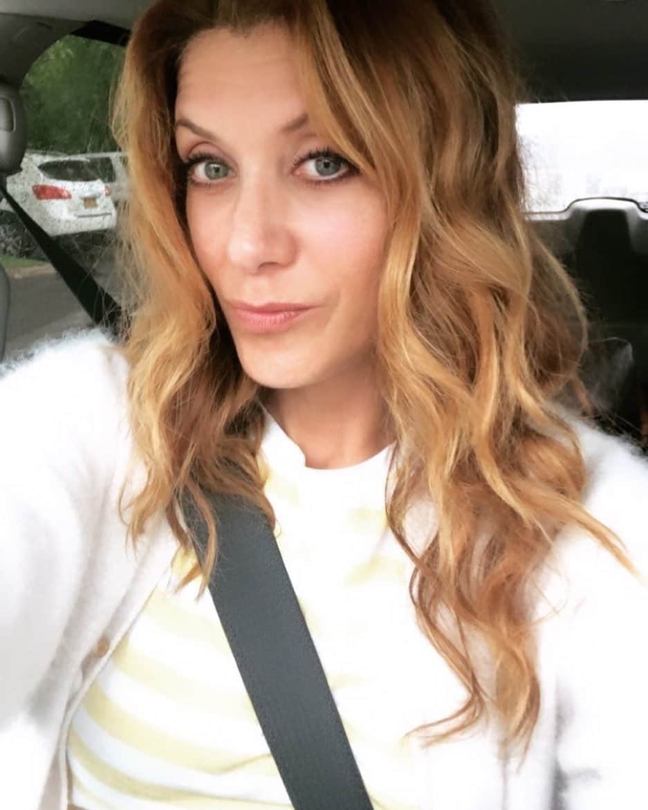 ケイト・ウォルシュさんのインスタグラム写真 - (ケイト・ウォルシュInstagram)「Another day...another car selfie 🤳🏻💅🏻」6月15日 1時08分 - katewalsh