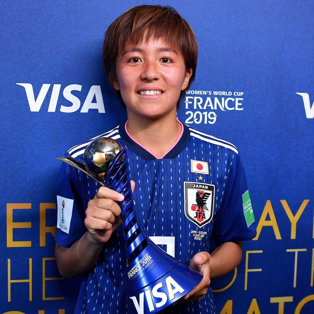 のインスタグラム：「. Player of the Match👍🏻 （2019.06.14） . 📷Photo by Sebastian Widmann - FIFA/FIFA via Getty Images . #岩渕真奈 #ManaIwabuchi #日本代表 #なでしこジャパン #nadeshiko #FIFAWWC #FIFAWomensWorldCup #FIFA #女子ワールドカップ #ワールドカップ #football #サッカーキング #⚽️#サッカー」