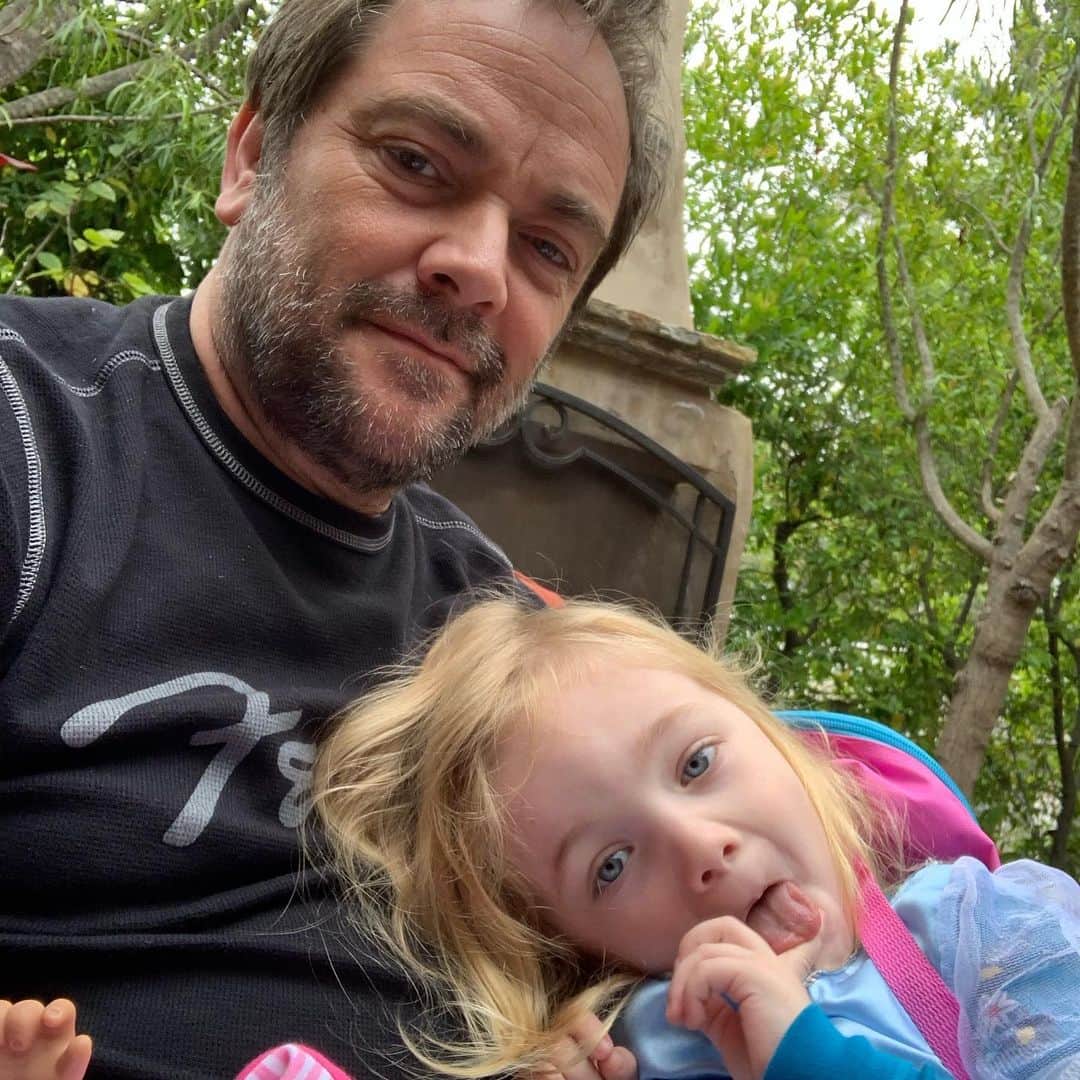 マーク・シェパードさんのインスタグラム写真 - (マーク・シェパードInstagram)「Daddy time. With #babysheppard while my beautiful, brave @slsheppard adjusts her plumbing.」6月15日 1時21分 - realmarksheppard