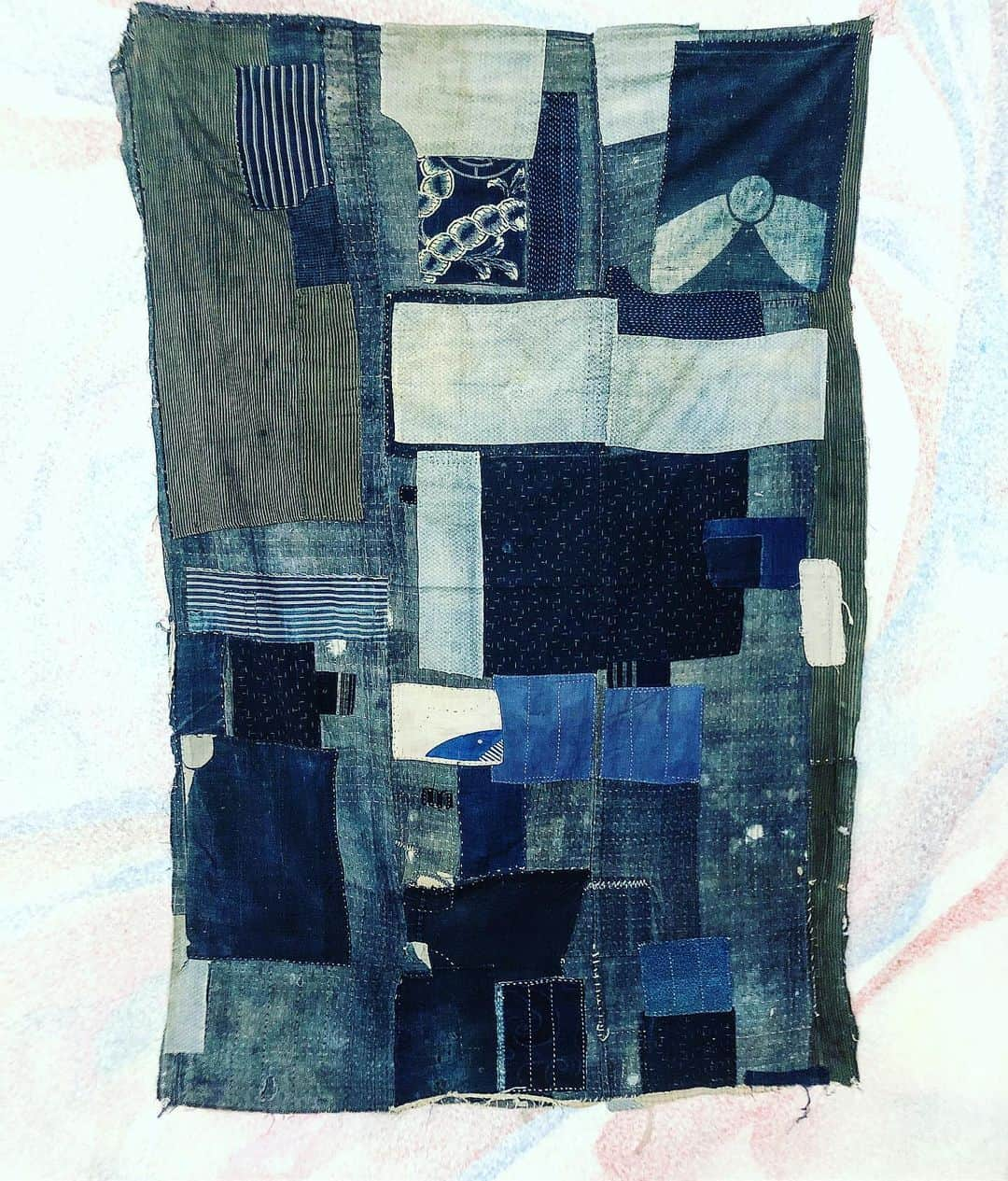 カラーさんのインスタグラム写真 - (カラーInstagram)「🙏PLEASE SWIPE THROUGH! AND READ This is Boro or (‘life-cloth’) , it’s a collection of literal time. This fabric was used in Japan from Edo up to early Showa (17th – early 19th century). It’s was used for warmth , for the family futon and it was used as the first thing a baby would come in contact with in this world, passed down by generations. So the child would first be in contact with the generations that came before he or she. ❤️PERSONAL: I have lived many lives more than you can understand, I have loved and lost more than I can share with you. The beauty of this (time) piece takes me back and makes me be so thankful for how this universe works. I’ve lost so many people who were dear to my heart for one reason or another and this Boro reminds me that we are all part of a universal clothe woven since before time. I’m fortunate to feel that clothe in a very real way and know we are all connected. You don’t know when someone enters or leaves your life , you don’t get to choose that.  You can’t live in fear . The only choice is LOVE and if you can live in love you will find yourself surrounded by a universal fabric of moments and people who made your life worth living. There is never not space in this fabric of love we create, and when someone for whatever reason chooses to move from you , it’s your choice to gently stitch them into your (LOVE BORO) and you will always hold a piece of them in your heart and soul. Find those moments and beings that are worthy of your love and create your BORO.  ROLLAND BERRY I FOUND THIS FABRIC WHILE IN JAPAN 🇯🇵 AND NEVER HAD THE MONEY TO OWN A PIECE , NO THESE ARE MINE. AND KNOW AFTER WRITING THIS I KNOW WHY I HAD TO HAVE THEM.」6月15日 1時21分 - rollandberry