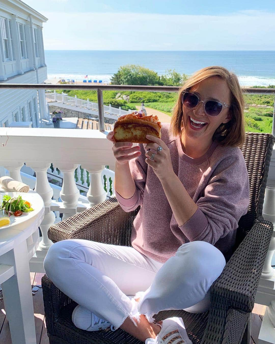 Gaby Dalkinさんのインスタグラム写真 - (Gaby DalkinInstagram)「I came, I saw, I lobster rolled so hard 🦞Thanks for an incredible week @oceanhouseri!! Loved meeting everyone that came to the WGC dinner last night!! Can’t wait to come back to this little slice of heaven! ☀️」6月15日 1時24分 - whatsgabycookin