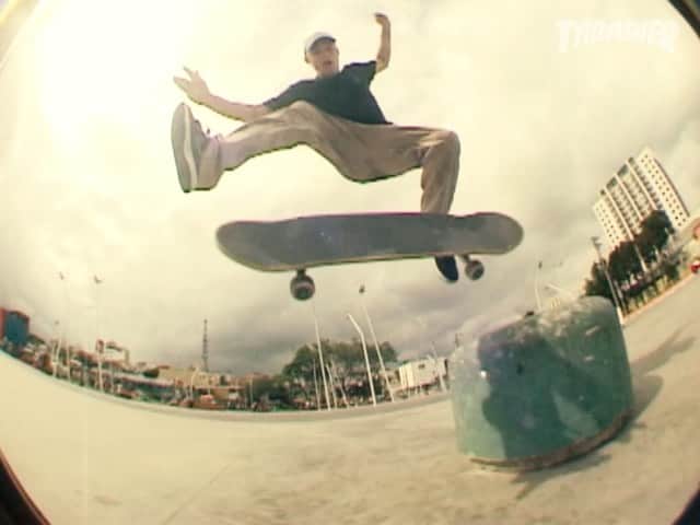 スラッシャーのインスタグラム：「👉🏽 @yurifacchini in the ‘Tropicaliente’ video.  Now playing on ThrasherMagazine.com 🇧🇷」