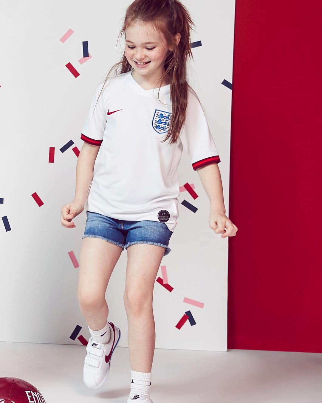 Nextさんのインスタグラム写真 - (NextInstagram)「Tuning into the women's game tonight? Show your support for the @lionesses like this one! Shop the jersey by tapping image. 🔍 Jersey: 913672 Trainers: 177194. #brandsatnext womensfootball #football #england #lionesses #sport #nike #nikefootball #justdoit #france」6月15日 1時59分 - nextofficial