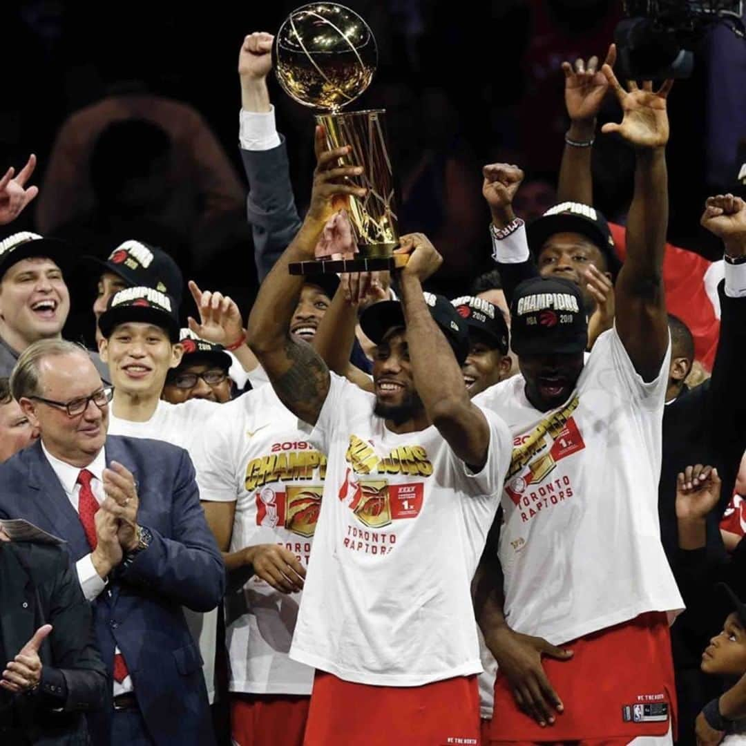 Foot Lockerさんのインスタグラム写真 - (Foot LockerInstagram)「Congratulations to the 2019 NBA Champion #Toronto Raptors! 🇨🇦 Pick up the #Nike championship tee now online!」6月15日 2時07分 - footlocker