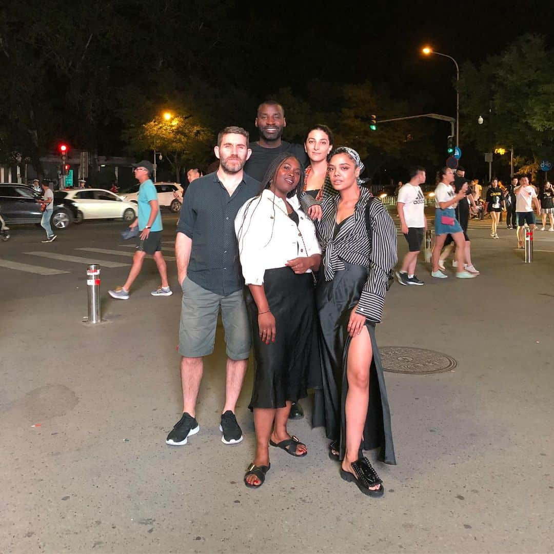 Lacy Redwayさんのインスタグラム写真 - (Lacy RedwayInstagram)「S Q U A D .  This time last week . Beijing 🇨🇳 you were so good to us  and I miss you and these people in this photo .」6月15日 2時11分 - lacyredway