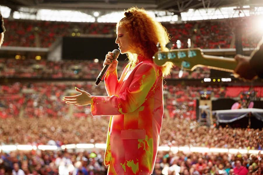 ジェス・グリンさんのインスタグラム写真 - (ジェス・グリンInstagram)「Wembley night 1.... Wembley night 2 I’m coming 🖤」6月15日 2時40分 - jessglynne