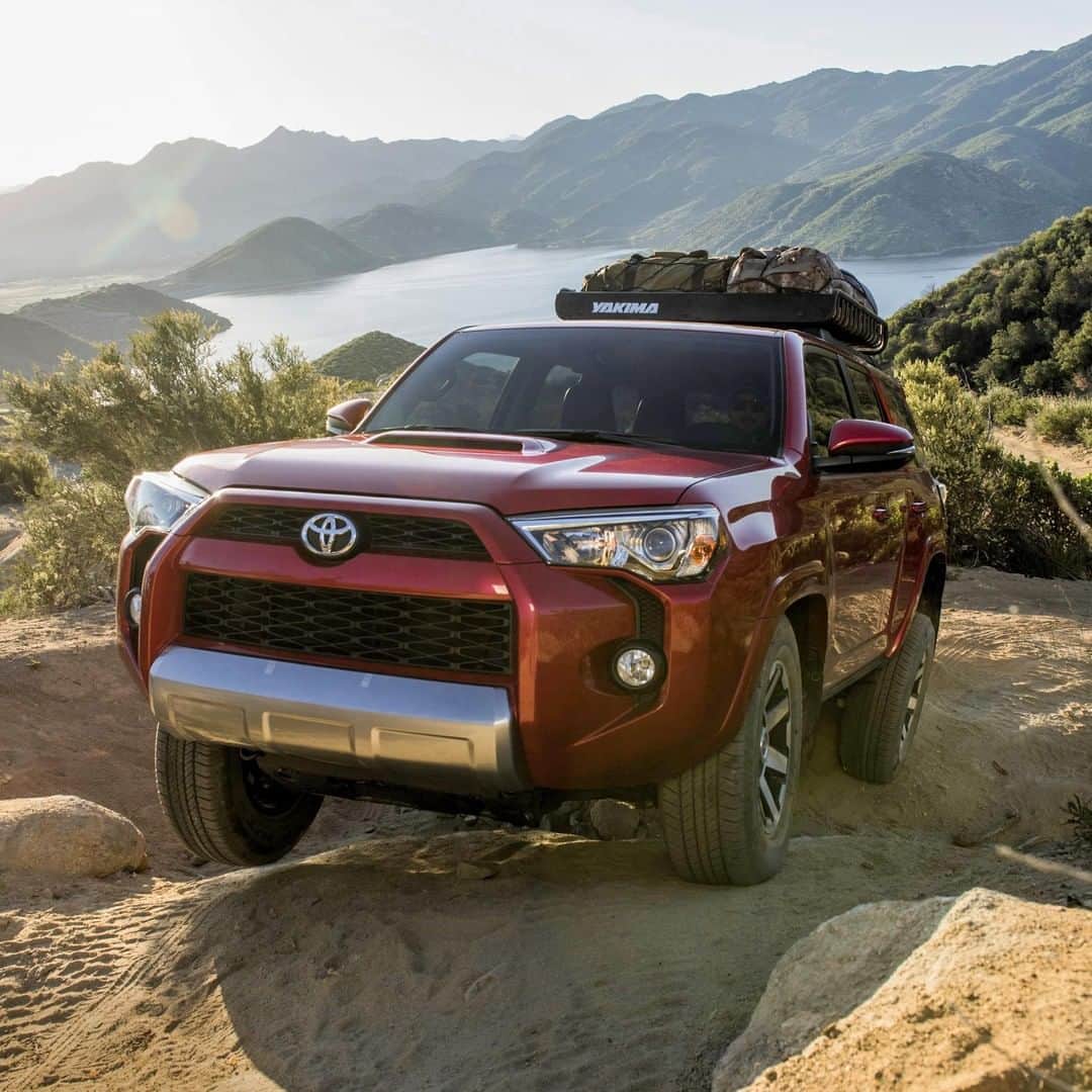 toyotausaさんのインスタグラム写真 - (toyotausaInstagram)「#4Runner helps you reach the most-remote corners of the map with available Crawl Control (CRAWL) and Multi-terrain Select. #LetsGoPlaces」6月15日 2時46分 - toyotausa
