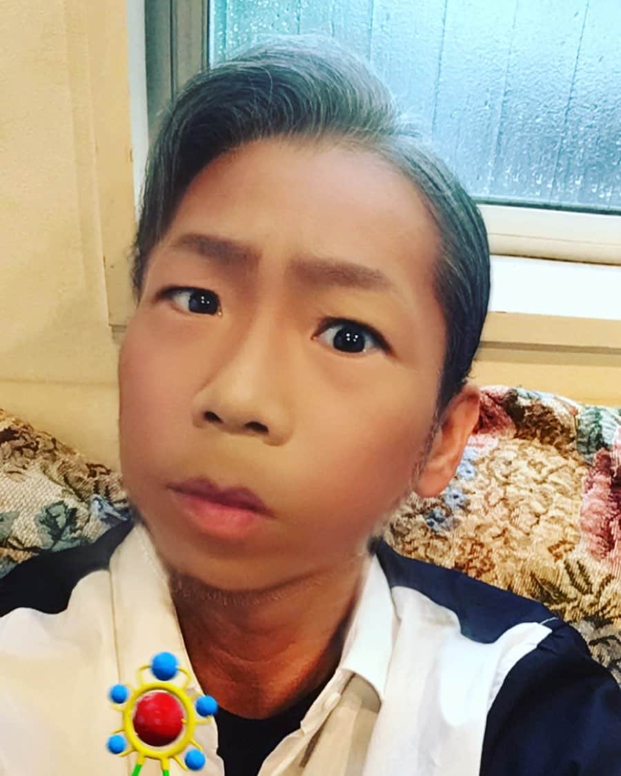 火口秀幸のインスタグラム：「ちーッす #吉本坂46 #ヒデきゅん #HIDEBOH #MIB #今夜はええやん #RED #やる気のない愛をthankyou」