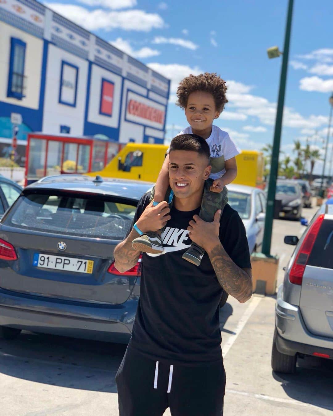 ジョアン・カンセロのインスタグラム：「My kid 🌟❤️ #mommyblessme」
