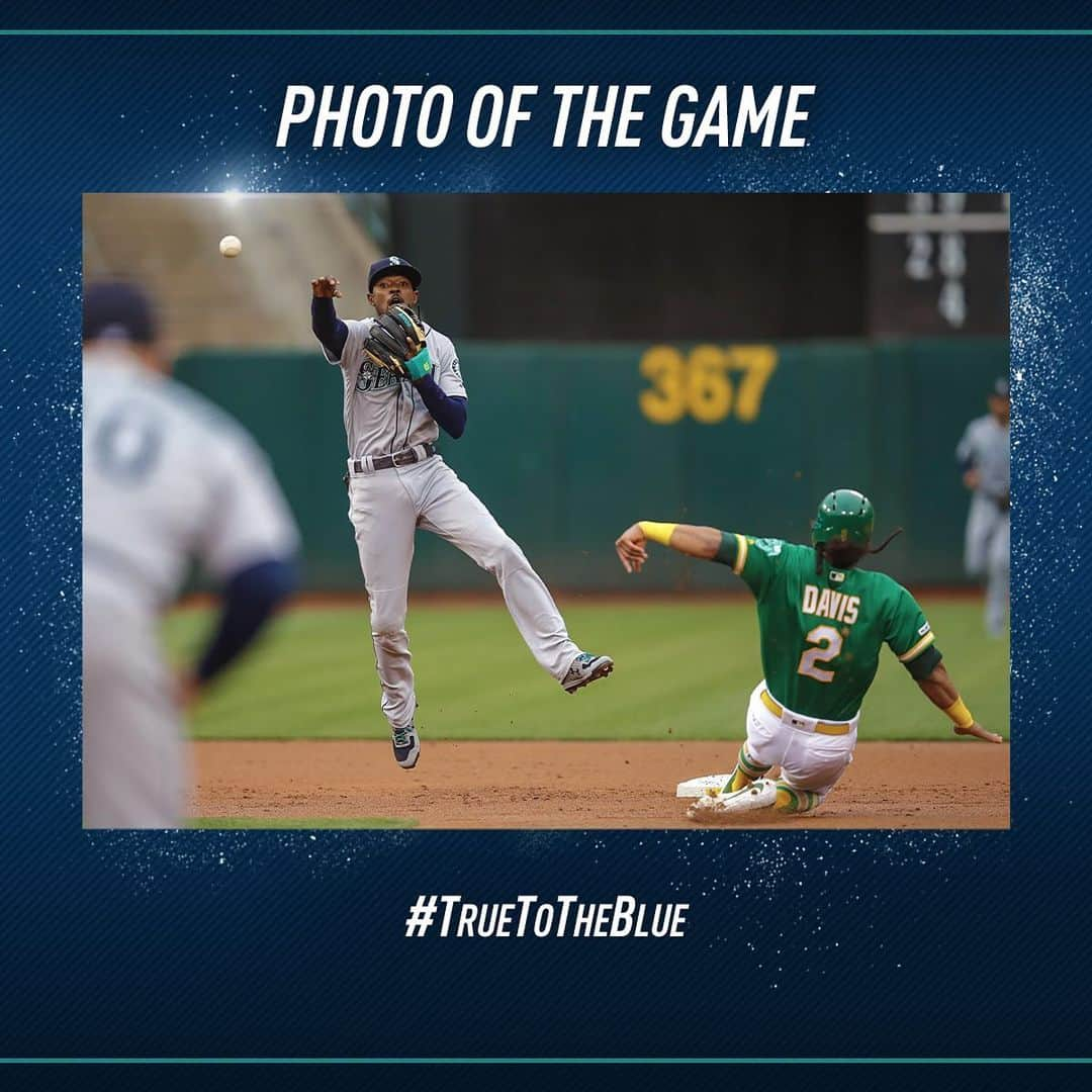 シアトル・マリナーズさんのインスタグラム写真 - (シアトル・マリナーズInstagram)「That’s how you start the weekend. 🙌 #TrueToTheBlue」6月15日 14時21分 - mariners