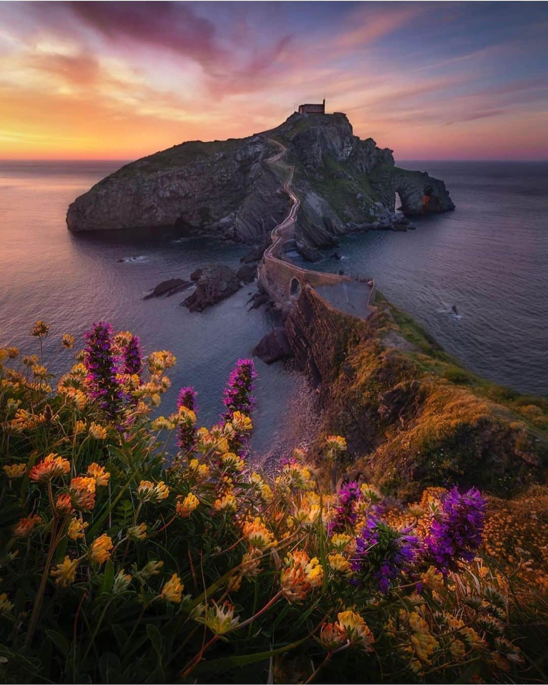 Wonderful Placesさんのインスタグラム写真 - (Wonderful PlacesInstagram)「Gaztelugatxe - Spain ✨💜💜💜✨ . Picture by ✨✨@aritz_atela✨✨ #wonderful_places for a feature 💜」6月15日 12時47分 - wonderful_places