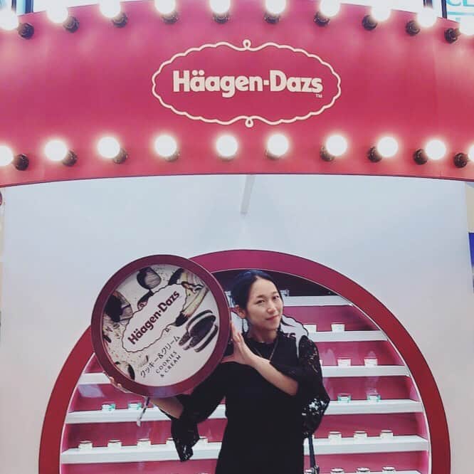 のインスタグラム：「Häagen-Dazs and No-Make(*≧∀≦*) The lunch is Häagen-Dazs(*´∇｀*) Everyone,Thank you for always fun comments(๑･̑◡･̑๑) @haagendazs_jp の #新ハーゲンダッツ ブースに行ったよ(((o(*ﾟ▽ﾟ*)o)))♡ #häagendazs かわいいっっ 明日まで @beautycon #beautycontokyo #ベルサール渋谷ガーデン でやってるよー（＾ν＾） SNS投稿で #ハーゲンダッもらえる٩(๑❛ᴗ❛๑)۶ 素敵は土曜をお過ごしください(*´∇｀*)」