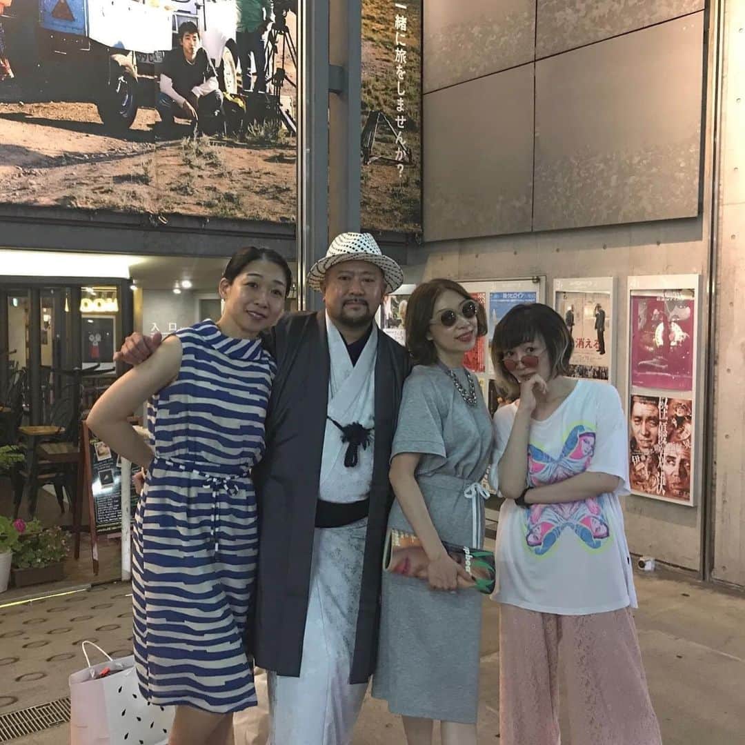のインスタグラム：「先日の幻冬社plusのトークショーにご来場下さった #野宮真貴 さんを囲んで💄竹村編集長、矢吹透さんと終演後に📸 素敵なオトナの女になれるように頑張るる〜🍾 そして今日も2019年の渋谷を生きる。喧騒と余談を泳いで…静かに急いで…。#渋谷系 （矢吹さんTwitterから写真拝借）」
