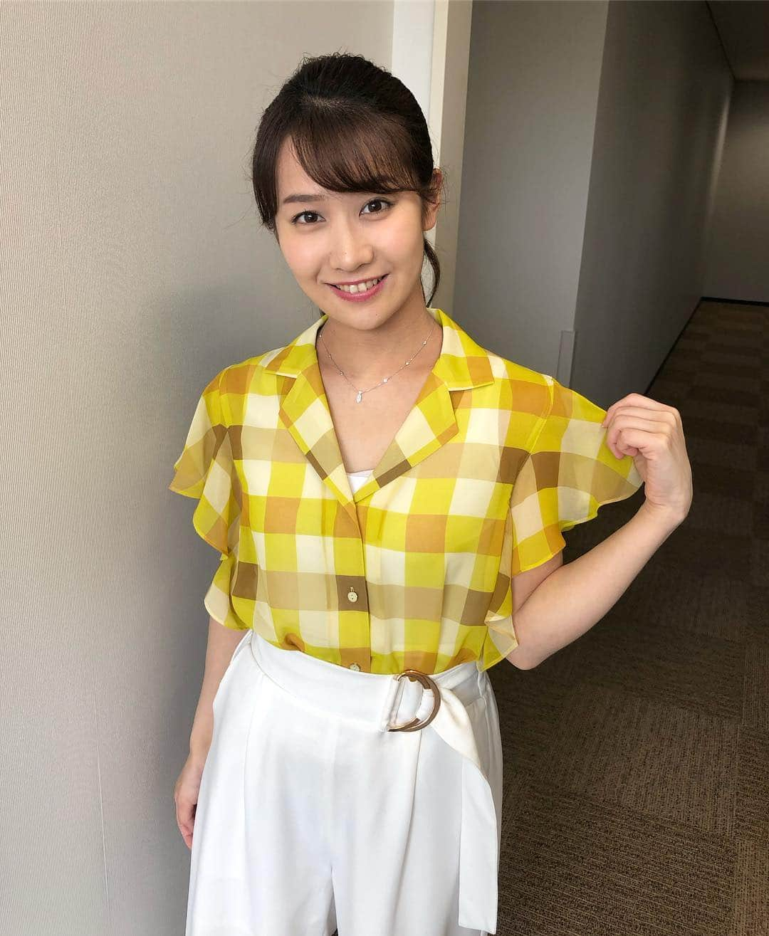 島津咲苗さんのインスタグラム写真 - (島津咲苗Instagram)「デルサタ11の衣装⭐︎ 鮮やかな黄色のトップスお気に入りでした！  昨日お知らせしていた野球中継 悪天候のため中止になってしまいました😢  返信してくださった皆さん、 ありがとうございました！  選手の皆さんにとって、 身体を休められる時間になるといいですね🌼  #デルサタ11 #デルサタ衣装 #アナウンサー衣装 #島津咲苗」6月15日 13時12分 - sanae_shimazu