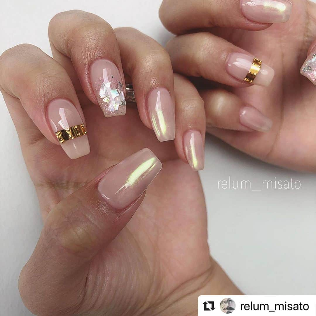 MOMOKAさんのインスタグラム写真 - (MOMOKAInstagram)「🐚💎🐚💎 . NEW nail. @relum_misato さん ありがとうございます💐  #Repost @relum_misato with @make_repost ・・・ @_chan_momo03 ❤︎❤︎❤︎#nail#nails#nailart#gelnails#naildesign#fashion#relum#ネイル#ネイルアート#ニュアンスネイル#リルム#恵比寿#恵比寿ネイルサロン#恵比寿ネイル 東京都渋谷区恵比寿4-11-8グランヌーノ502 お問い合わせご予約 ℡03-6450-4230 LINE🆔→relum0401re ＊完全予約制」6月15日 13時32分 - _chan_momo03