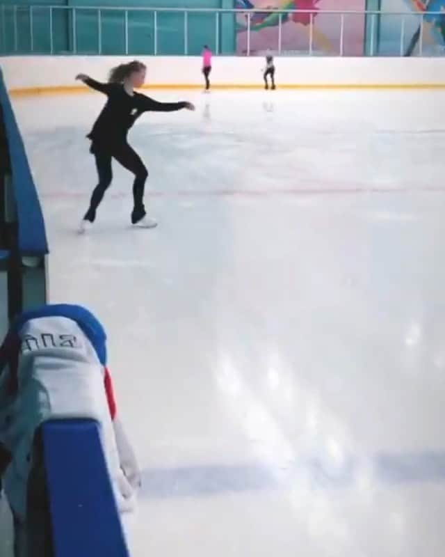 のインスタグラム：「Progress... 3 ➡️ 3.5 ➡️ 3.75 🔜 4❗️ #GoSerafima #TeamTurenko」