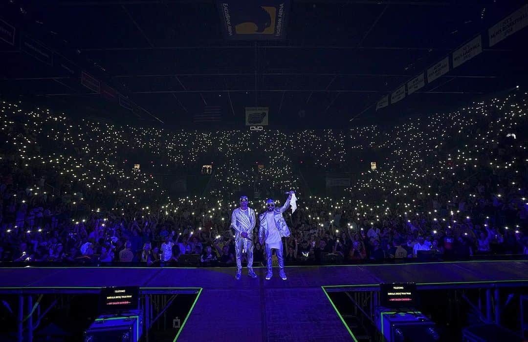 ウィジンさんのインスタグラム写真 - (ウィジンInstagram)「Gracias #washinton por tanto cariño y amor, que bien la pasamos #rumbasabrosa #comoantestour🌎🥋🥋 @wisinyyandel sin ustedes esta gira no tuviera sentido #graciasportanto 🕺🏼💃🙏🏻」6月15日 13時36分 - wisin