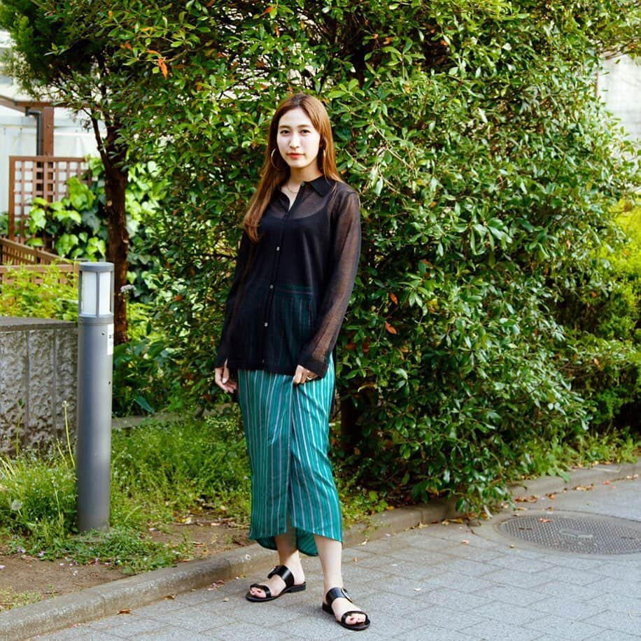 デミルクス ビームス 新宿さんのインスタグラム写真 - (デミルクス ビームス 新宿Instagram)「. GREEN×BLACK✔️ . 夏のBLACKも、鮮やかなカラーを取り入れれば重たくなりすぎませんよ. . スタッフスタイリングも日々更新しております！ .ぜひトップ画面からご覧下さい✨ .  #demiluxebeams #デミルクスビームス #BEAMS #ビームス  #beamsstaffstyling #fashion#cinoh #batoner#maurodebari#instagood #instapic#19ss」6月15日 14時09分 - demiluxe_beams_shinjuku