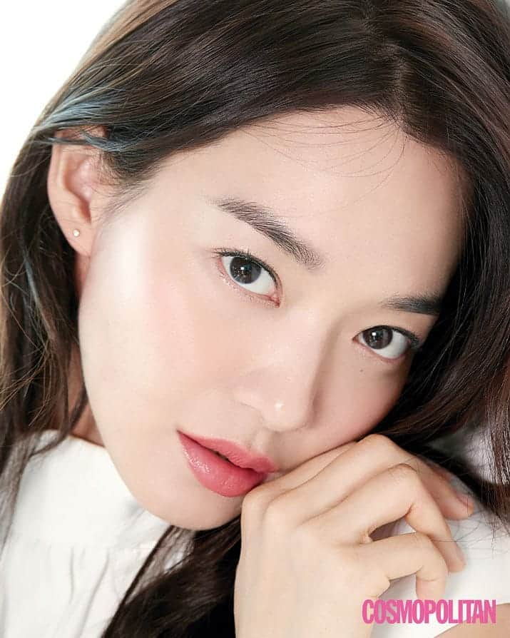 Just a girlさんのインスタグラム写真 - (Just a girlInstagram)「Shin MinA @illusomina💜  for Cosmopolitan Magazine May Issue . ... .. . . #신민아 #ShinMinAh #양민아 #YangMinAh  #koreandrama #kdrama #koreangirl #kdramas#asiangirl #맞팔 #셀스타그램 #셀카 #얼스타그램 #데일리 #선팔 #인스타그램  #l4l #f4f  #like4like  #おしゃれ #オシャレ #いいね返し #フォロー #韓国人 #韓国 #セルカ #自撮り #ファッション #フォロー」6月15日 5時13分 - cecithegirl